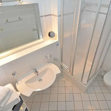 Haus Metropol - 7 Mit Balkon Und Meerblick * 빈츠